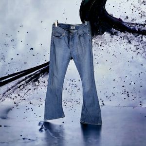 Uncharted Territory Mid Rise Flared Western Lightly Distressed Country Med Wash